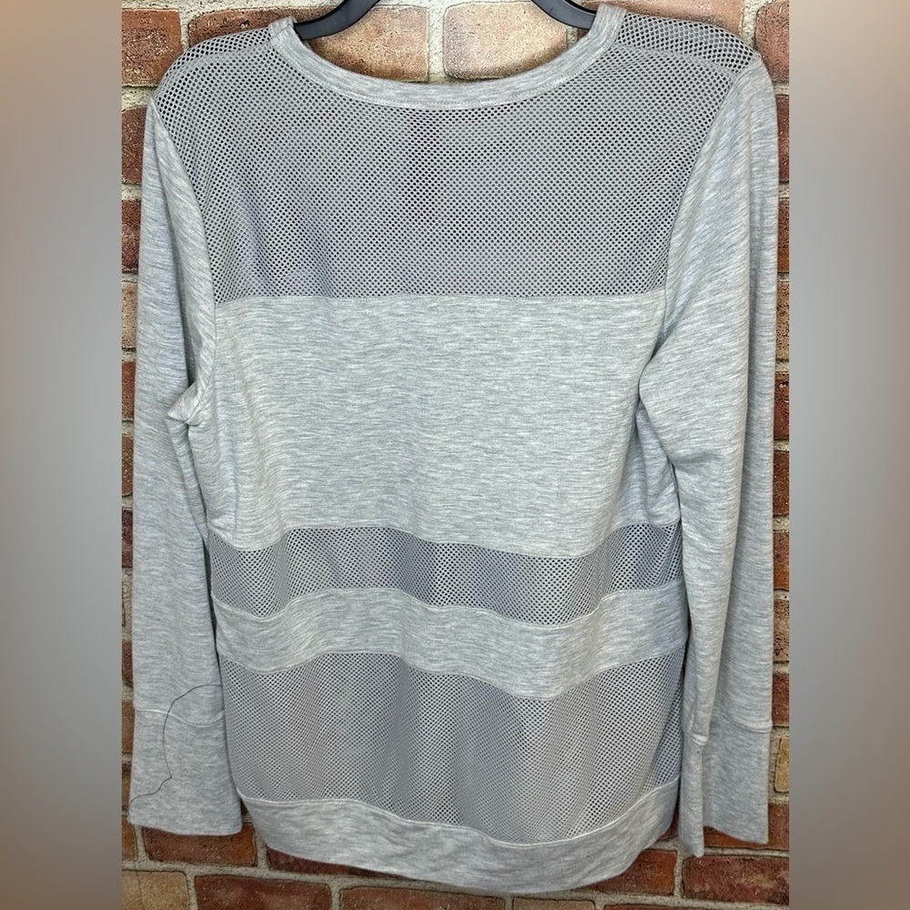 YOGALICIOUS Long Sleeve Top With Mesh Inserts size XL